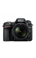 Nikon D7500 18-140mm VR